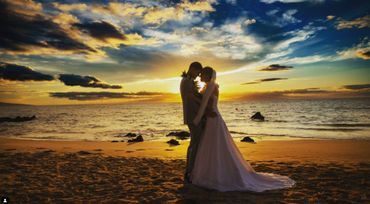 maui wedding couple during sunset