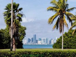 Miami Beach Hotel car service , hotel car service , hotel Limousine Service , Hotel Bus service