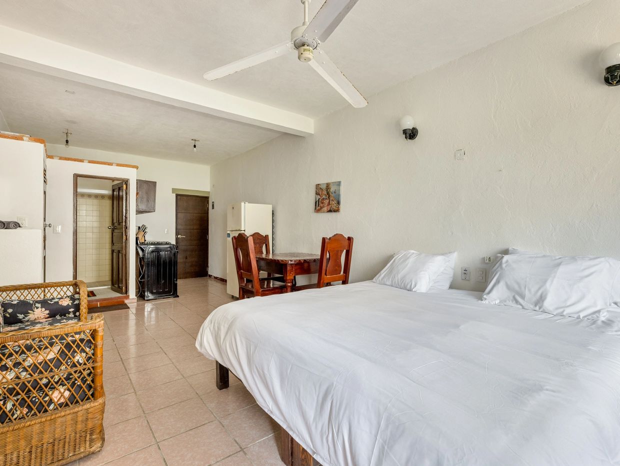 Rentals Puerto Vallarta Studio Calle Olas Altas 560 unit 202