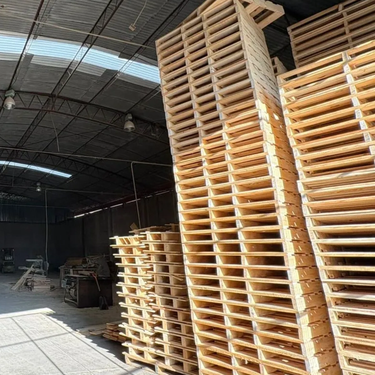 pallets de madera para logistica y almacenamiento de productos