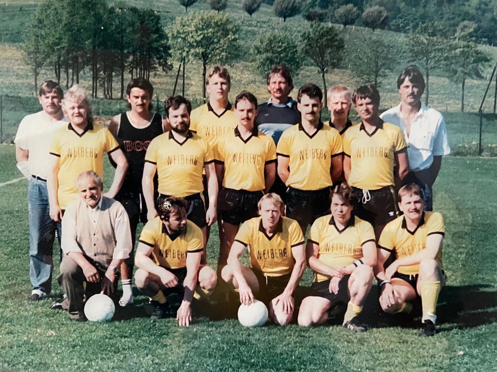 FC Eintracht Ammensen - Mannschaftsfoto 1990 - 2. Herren