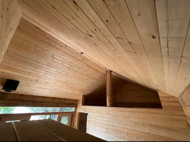 This project involved the finishing on a brand new log cabin, thinking, T&G finishing on the interio