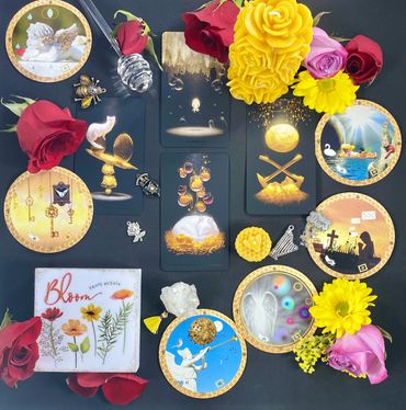 tarot and oracle pictures for client