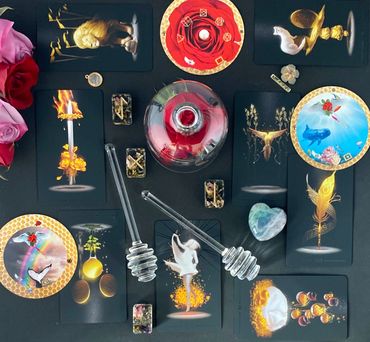 tarot and oracle pictures for client