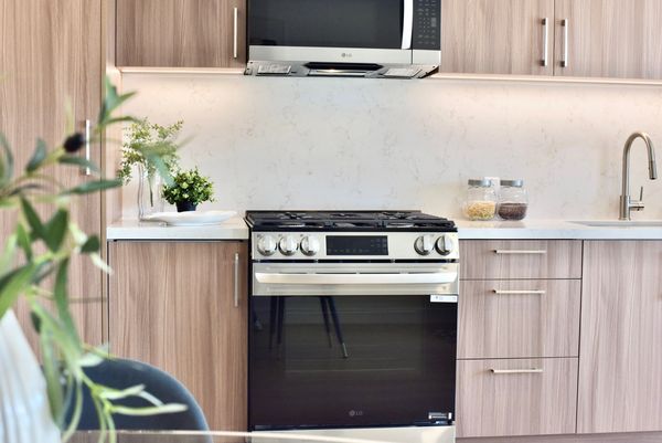 8900 Ramsgate - LG Gas Stove and Stainless Steel Microwave, Custom Kitchen Cabinets with LED Lightni