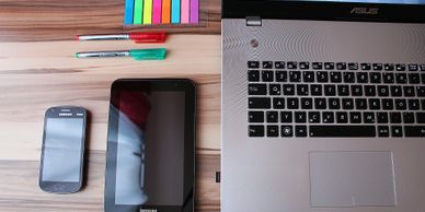 Online Kurs, Yogastunde am Computer, Laptop,Handy, Zoom Stunde mit Wein, Weinprobe und Yogastunde