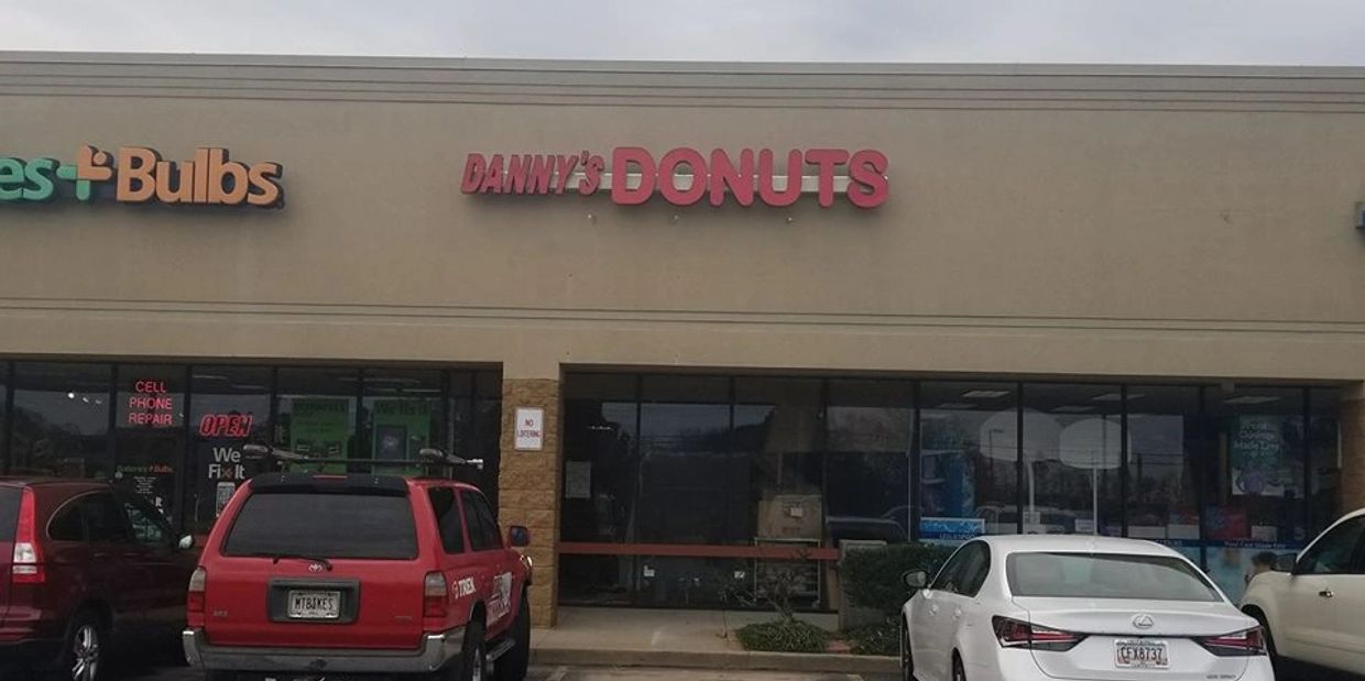 Danny's Donuts #2 975 Dawsonville Highway Suite 19 Gainesville GA 30501
Handmade donuts