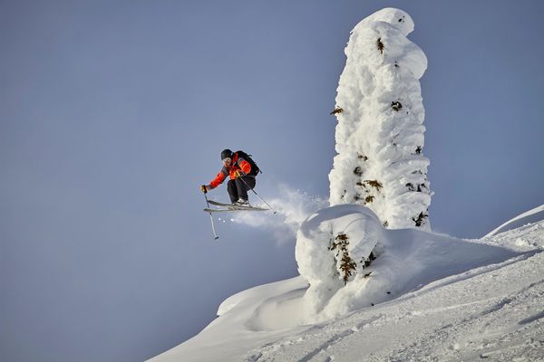 Surgeon dropping a pillow on skis. He is strong and injury free following a strength program