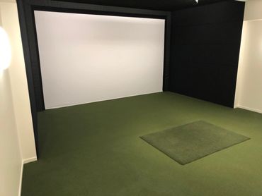 Golf Simulator Room  Foresight Trackman Uneekor