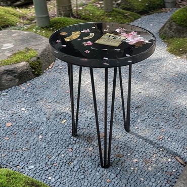 20" tall 14" round table