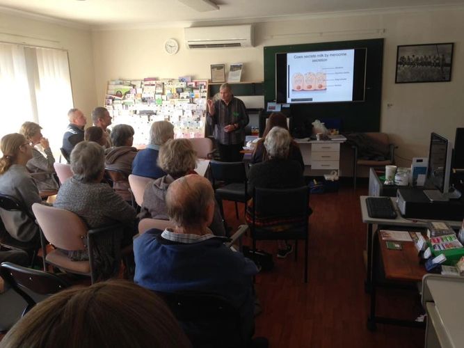 Dr Sandra Baxendell, goatvetoz  giving a lecture to a goat club 