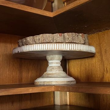 white & wood cake stand
