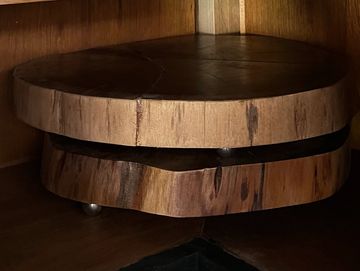 wood round cake stands