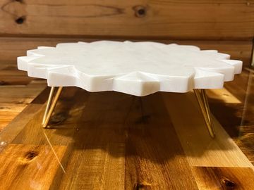marble & gold cake stand