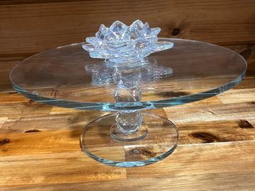 glass cake stand with flower center