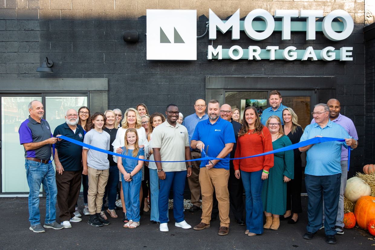 Motto Mortgage Gateway Mascoutah IL Chamber of Commerce ribbon cutting.
