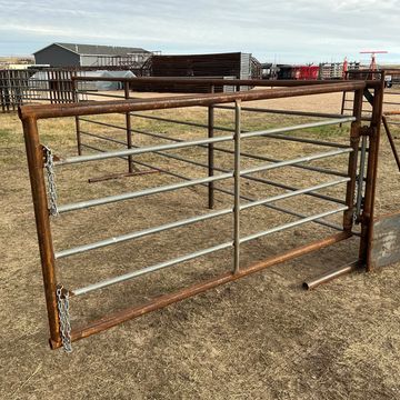 We carry a large selection of Free Standing Fence Panels and Gates