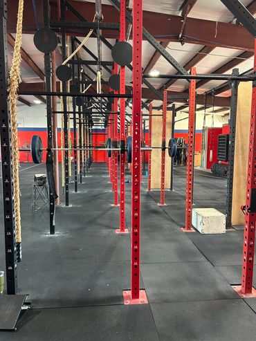 Sturdy CrossFit rig at JetEngineCrossFit, designed for versatile functional training exercises.