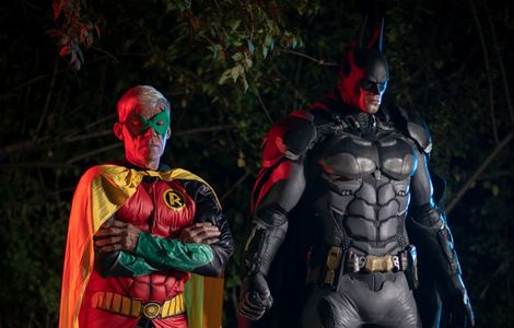 A cosplay of Batman and Robin