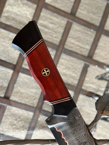 handle detail Custom cumai damascus tanto.  right side