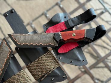Custom cumai damascus tanto.  Traditional and cross draw kydex sheaths accented paracord