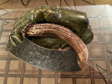 raindrop Damascus ulu with deer antler handle