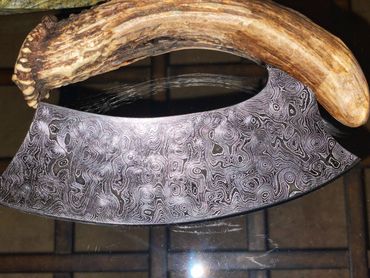 shine of raindrop Damascus ulu with deer antler handle