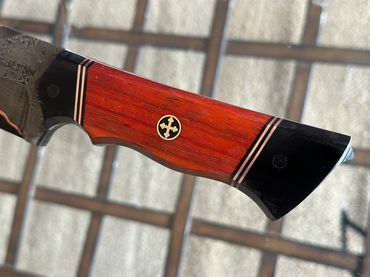 handle detail Custom cumai damascus tanto.  highlight mosaic pin