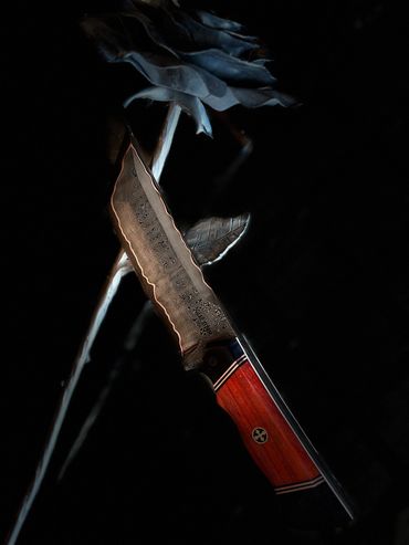 left side Custom cumai damascus tanto.