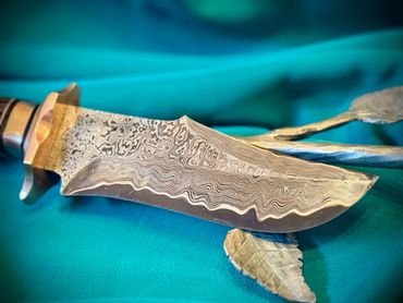 Blade Right Side of a CuMai Damascus knife with Copper Accents by Custom Albert Bladesmith Solar Sto