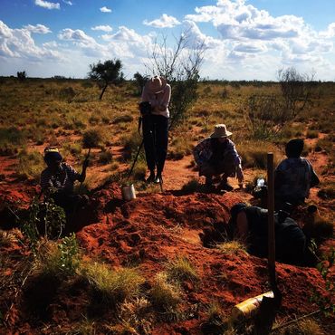 We celebrated the last day of the workshop by going on a bush trip to hunt for bush potatoes.