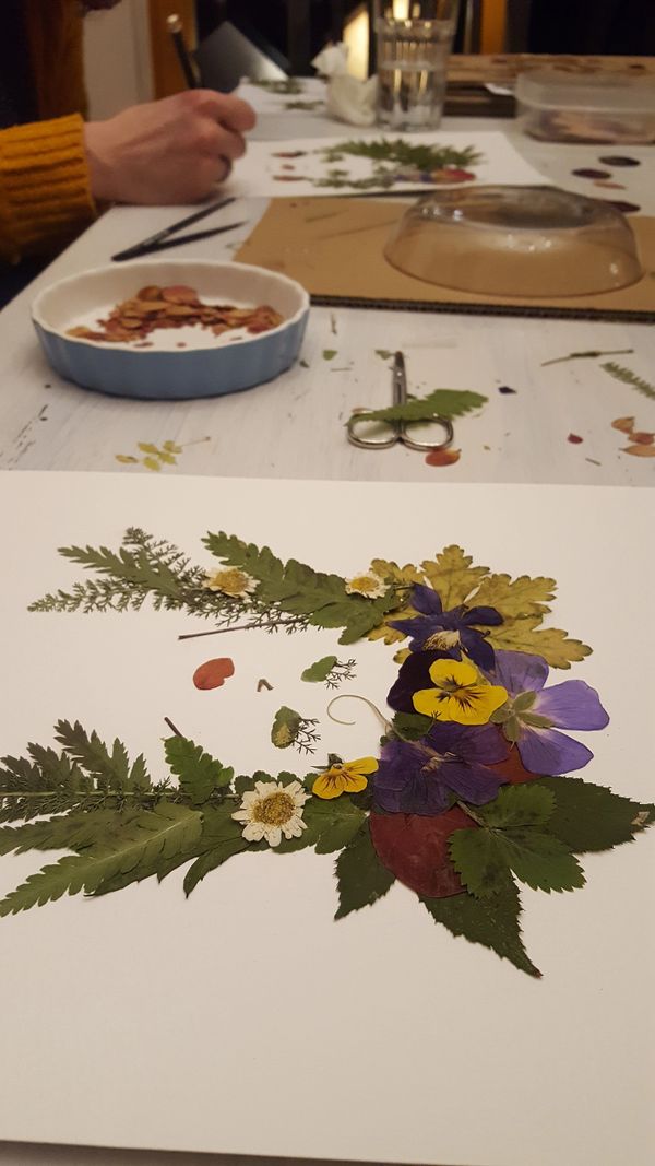 Blütenbilder in einem DIY-Workshop in Jettes Atelier.