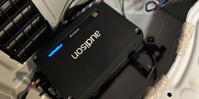 audison forza amplifer in bmw m2