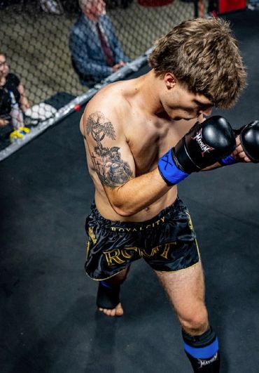 Fighter gets ready for his MMA debout