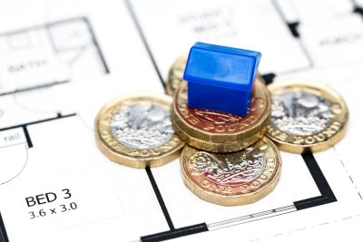 Estimating process to price cost-effective low carbon housing