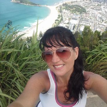 Sober Girls Travel. Sobriety and Travel. Maree Mackenzie. Tour guide