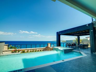 Vista Royale villa infinity pool and hot tub