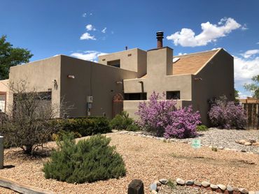 Prenda De Oro NW front yard