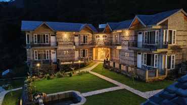 Dastak Retreat; Night view