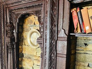 Book corner at Itmenaan Estate Binsar