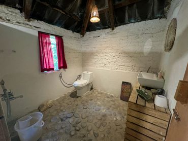 Dalton's Village, Bath set up