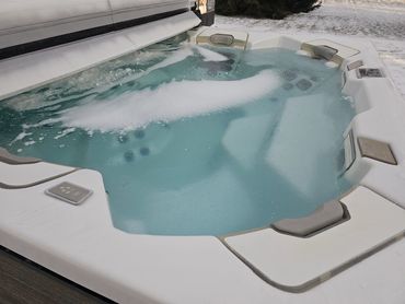 Luxury hot tub frozen solid