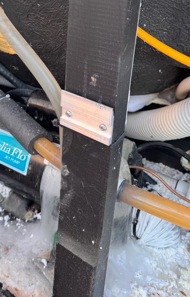 Caldera Spas Hot Tub with Pump Frozen and Split open