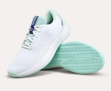 White / Bay / Skipper Blue