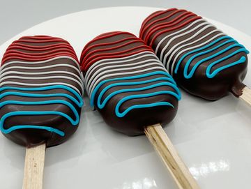 4th of July cakesicles, CayPops.com