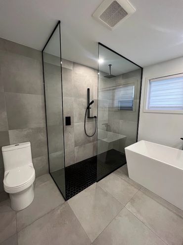Rénovation salle de bain complète avec douche italienne rive-sud à Brossard