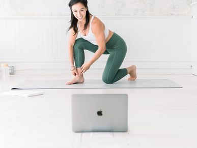 Demonstrating exercise technique