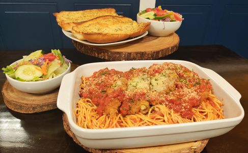 Catering suggestion:
SM Tray of Chicken Parm with Spaghetti
Garlic Bread
Garden Salad