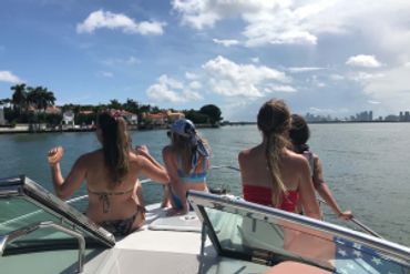 Millionaires row Sightseeing Celebrity Homes in miami ocean private boat tour