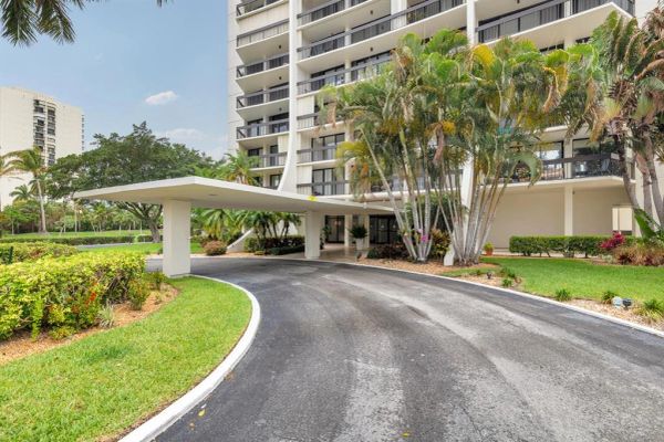 The Washington
2000 Presidential Way Apt 206
West Palm Beach, FL 33401